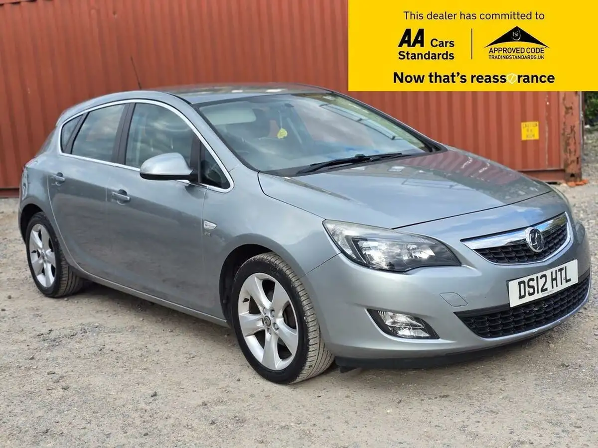 2012-vauxhall-astra-16-sri-vvt-16v-115ps-hatchback-5d-big-0