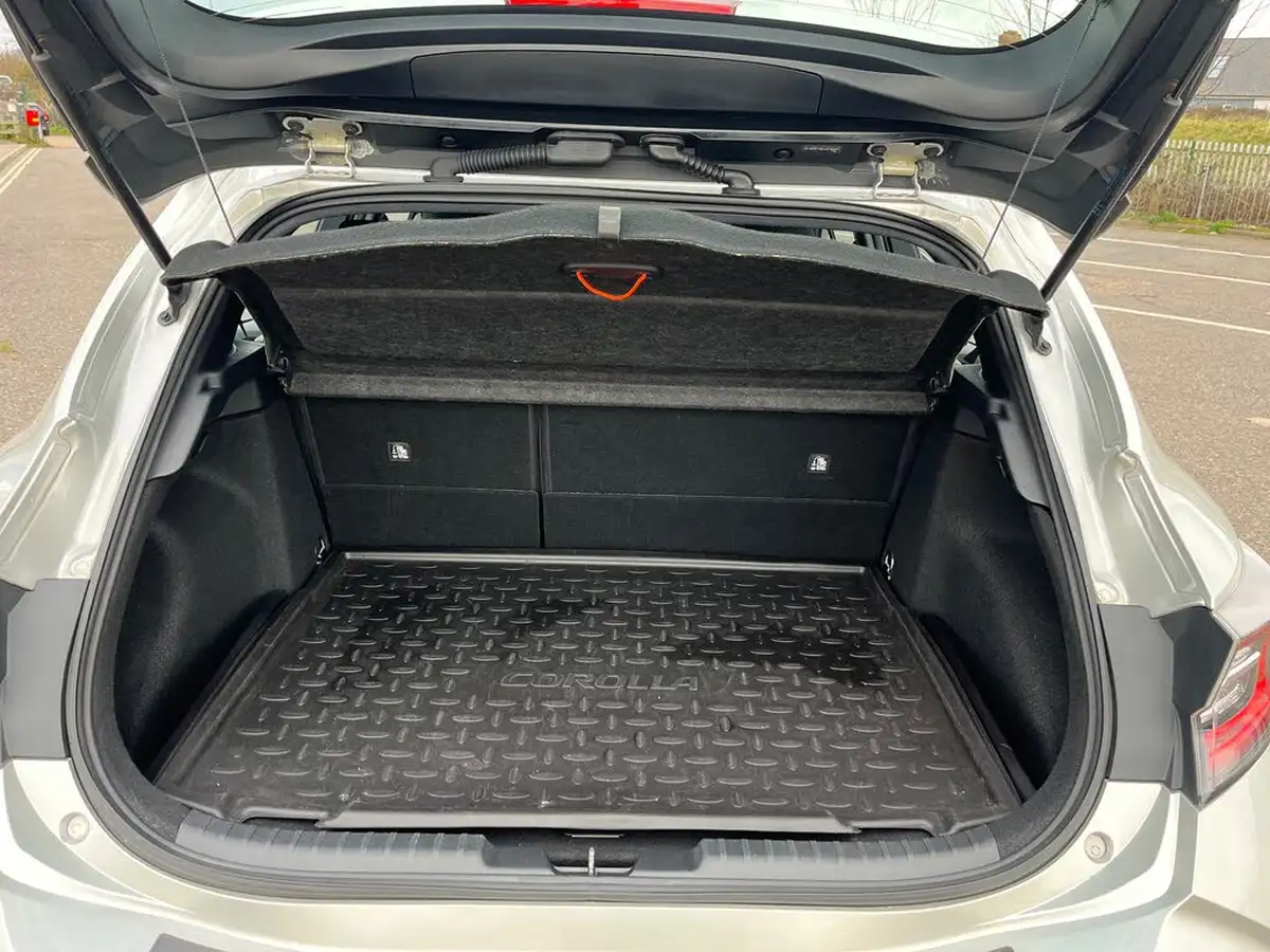 2020-toyota-corolla-18-vvt-i-icon-tech-spare-wheel-hatchback-5d-big-6
