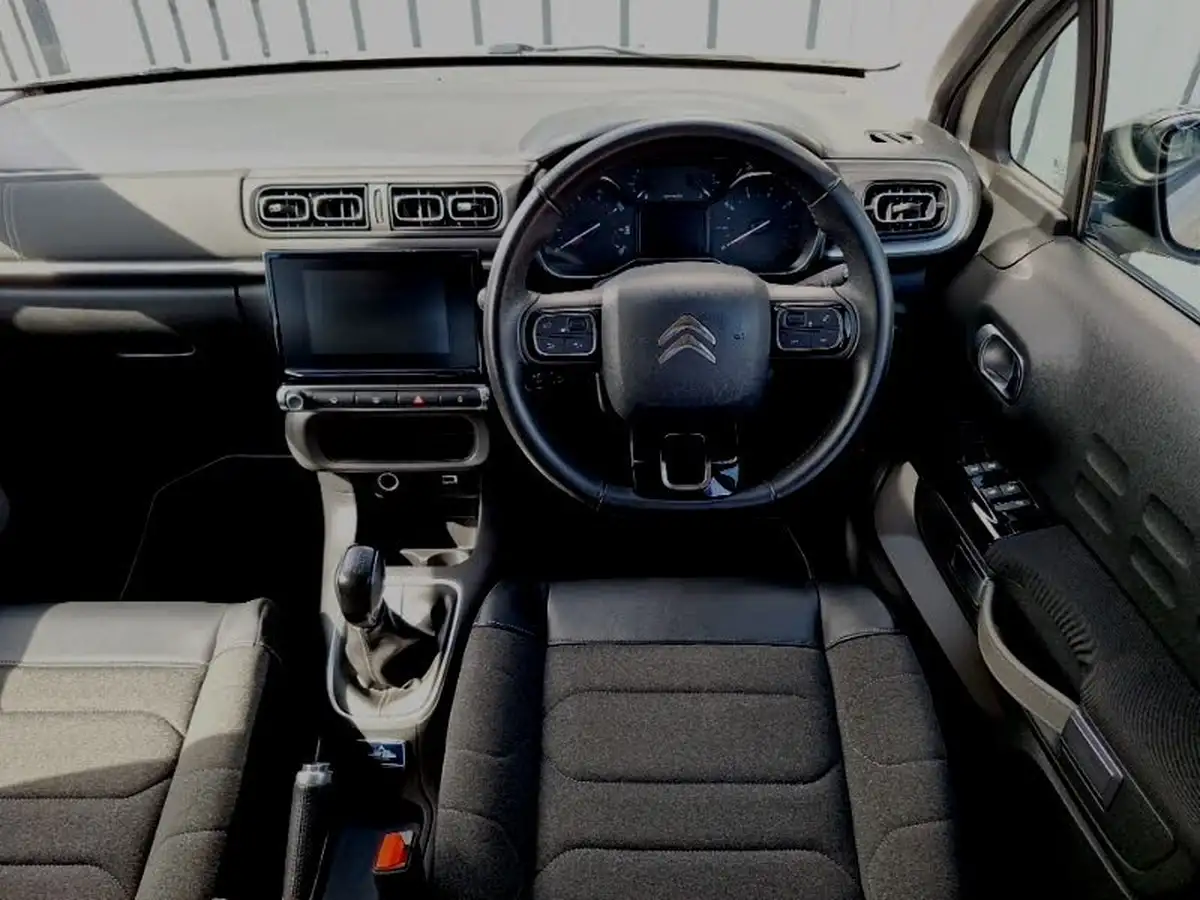2022-citroen-c3-12-puretech-saint-james-83ps-big-6