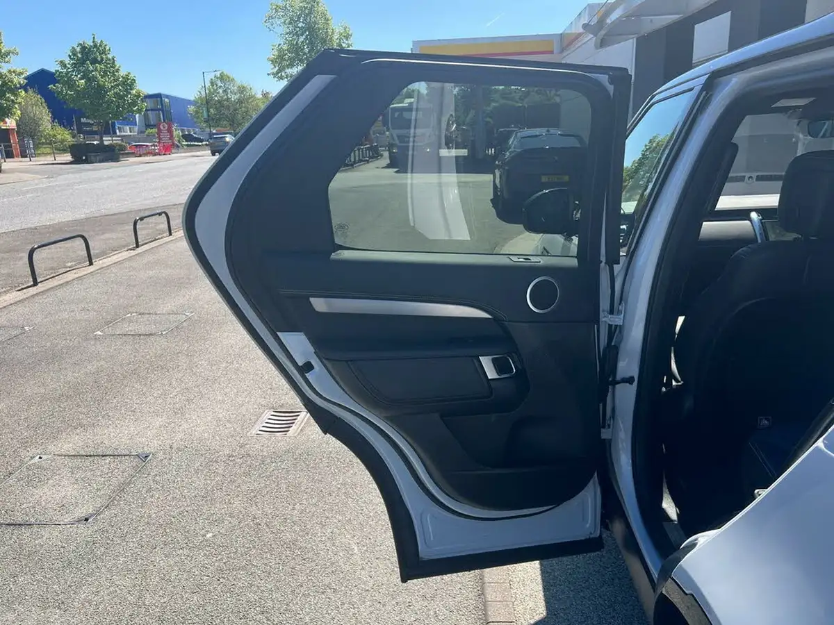 2021-land-rover-discovery-30-d250-r-dynamic-se-250ps-big-76