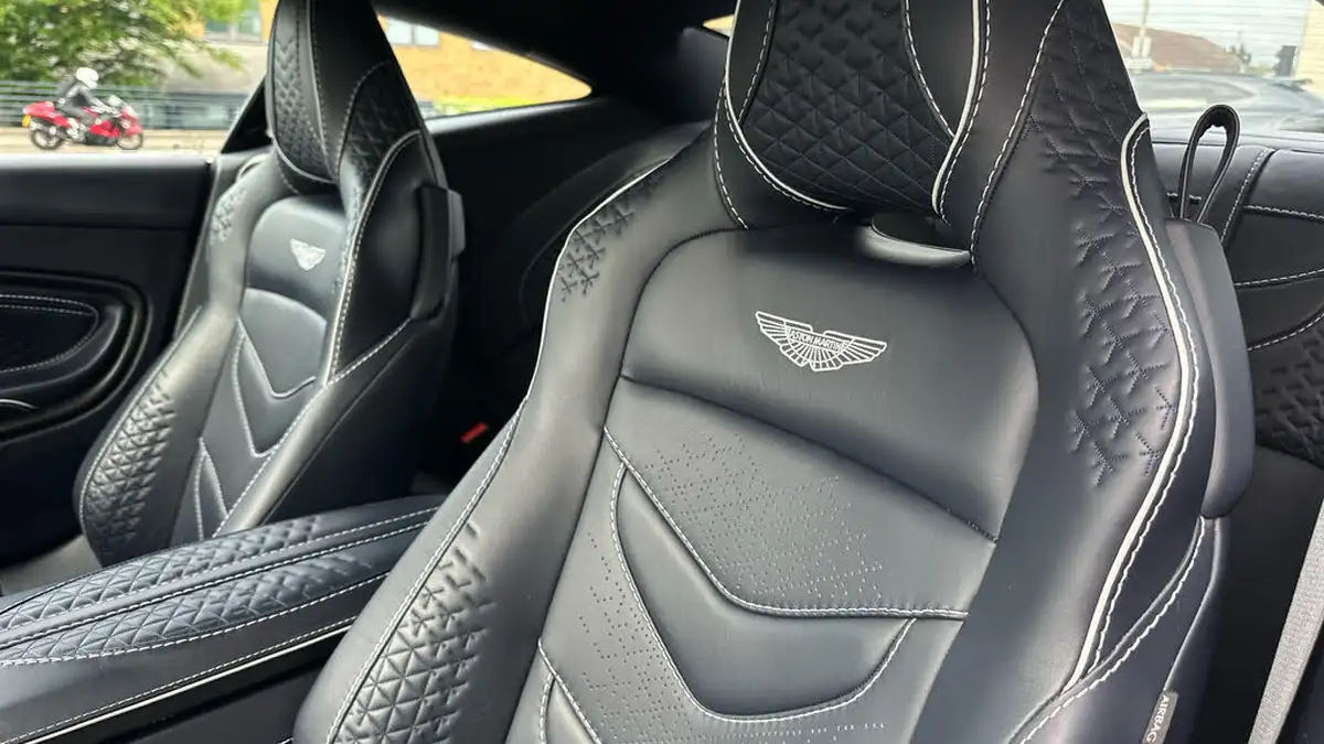 2020-aston-martin-dbs-52-v12-superleggera-big-17