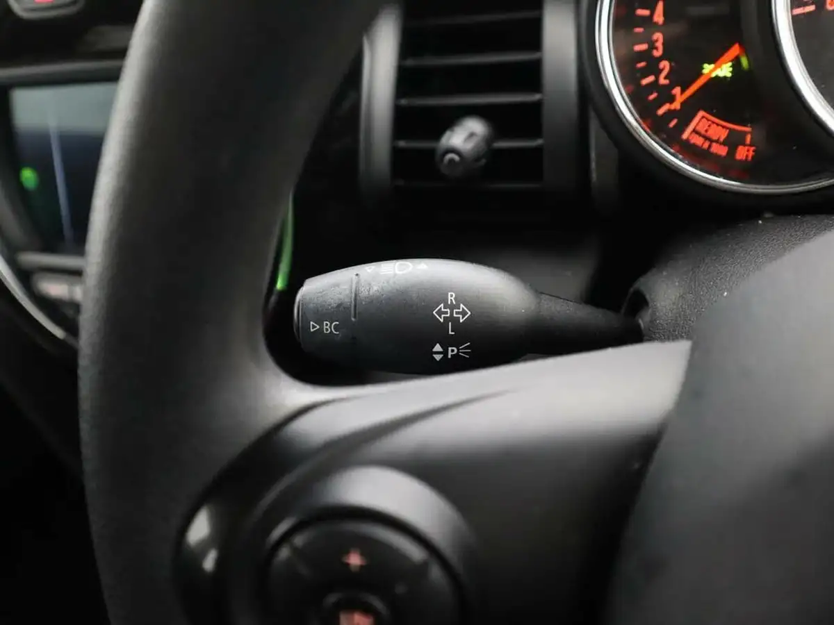 2020-mini-countryman-15-cooper-classic-big-24