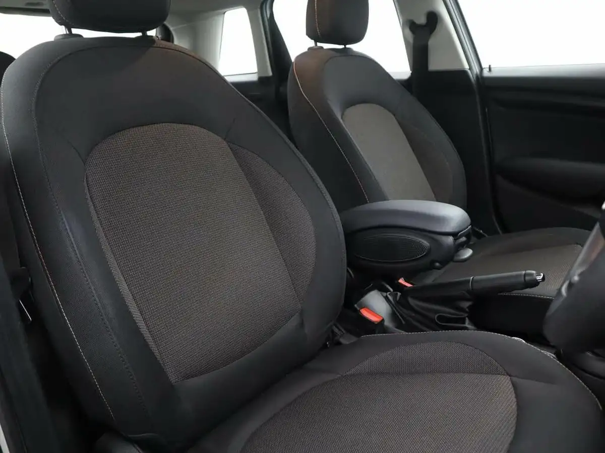 2020-mini-countryman-15-cooper-classic-big-7