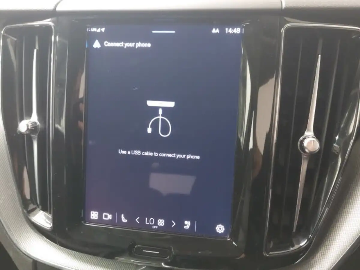 2023-volvo-xc60-20-b5-plus-big-15