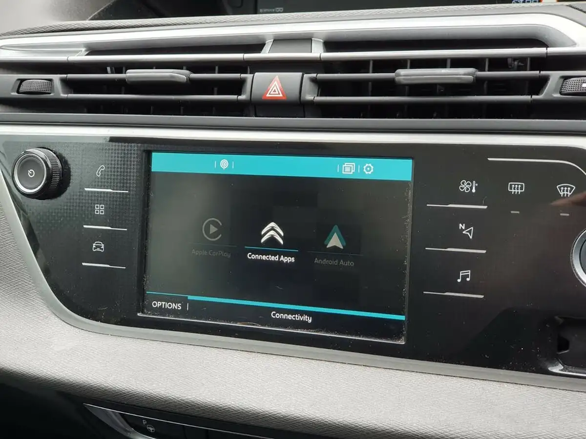 2022-citroen-grand-c4-spacetourer-12-puretech-shine-eat8-big-20
