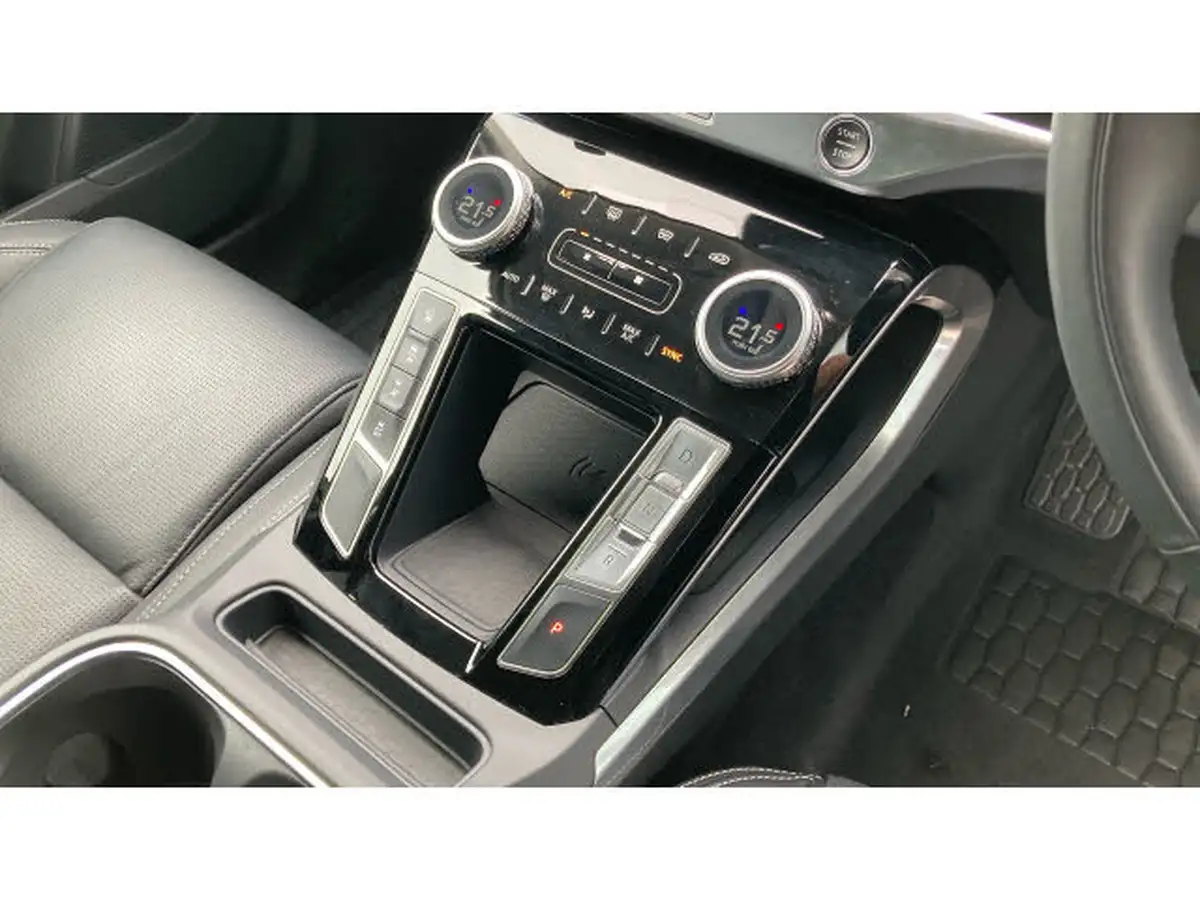 2023-jaguar-i-pace-ev400-se-big-12
