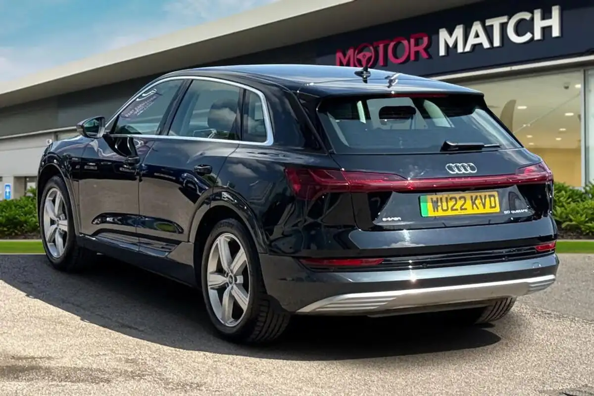 2022-audi-e-tron-50e-technik-station-wagon-big-1