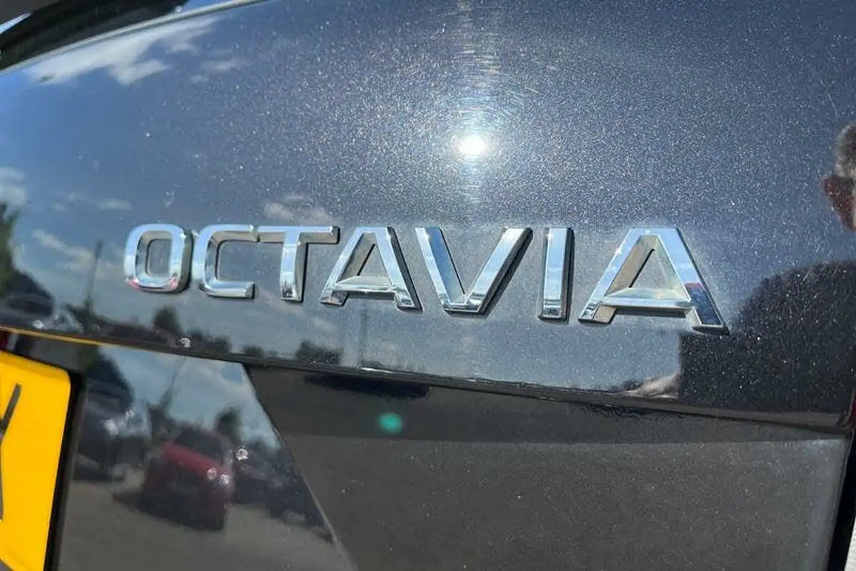 2019-skoda-octavia-20-tsi-vrs-estate-dsg-big-37