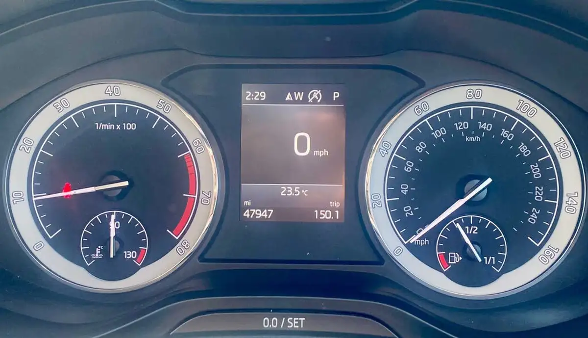 2018-skoda-karoq-15-tsi-se-l-ss-dsg-big-26