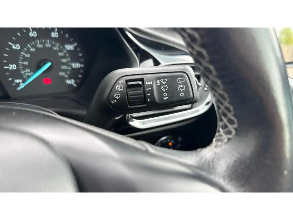 2018-ford-fiesta-11-ti-vct-zetec-5d-big-26