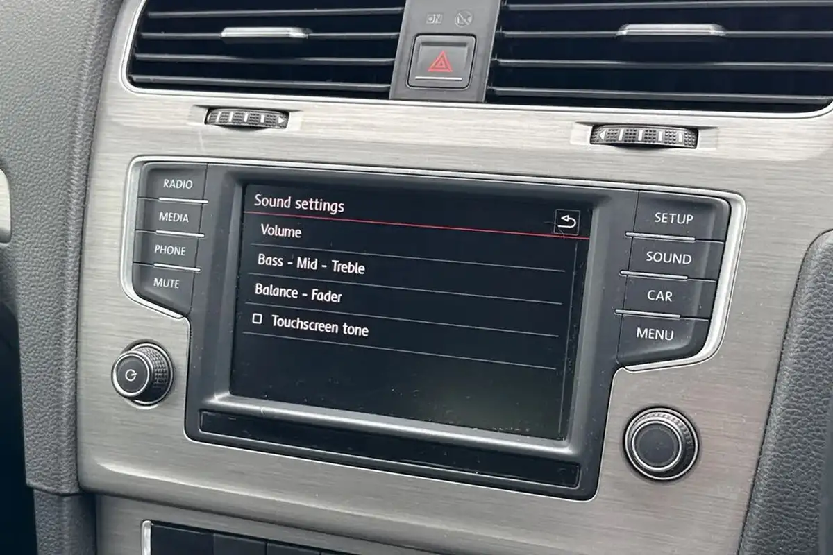 2016-volkswagen-golf-14-match-5d-big-44