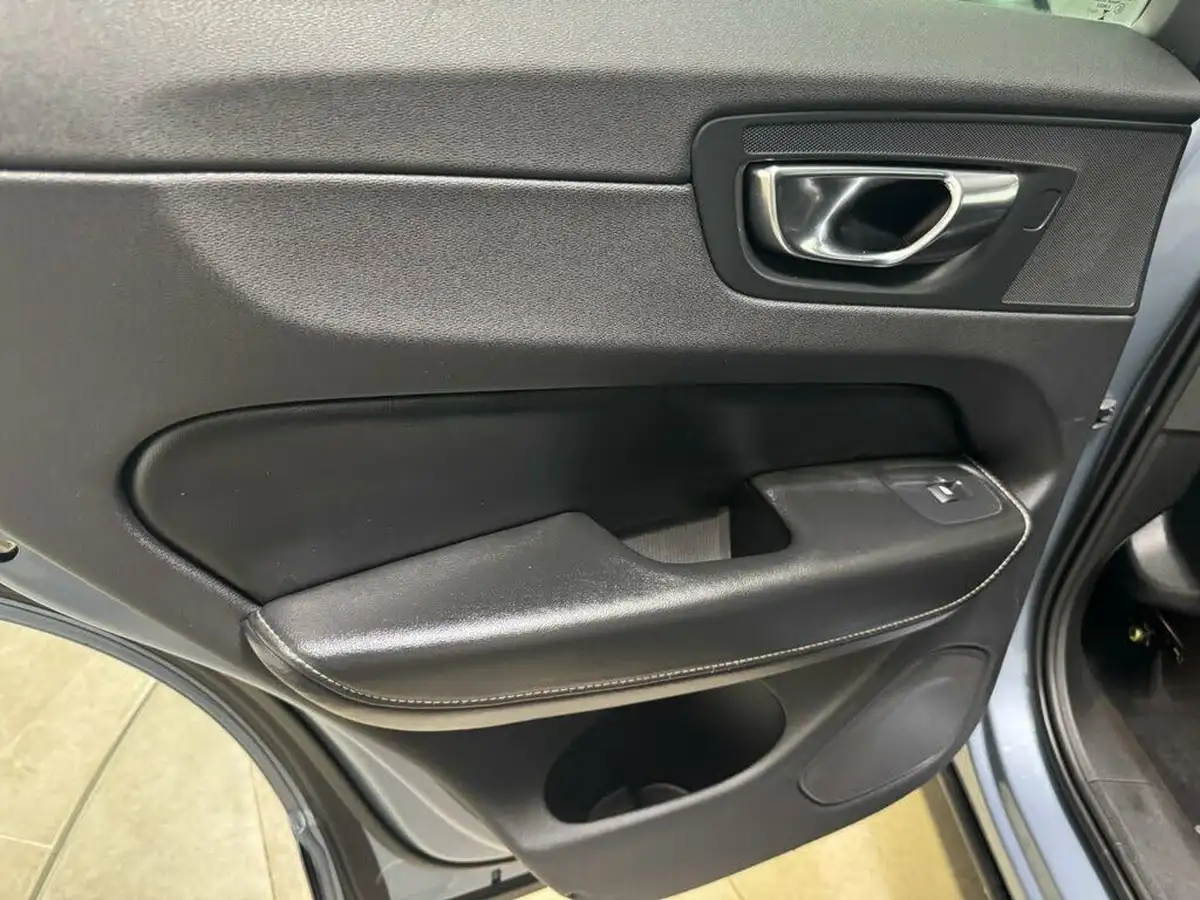 2018-volvo-xc60-20-t8-inscription-pro-390bhp-twin-engine-big-67