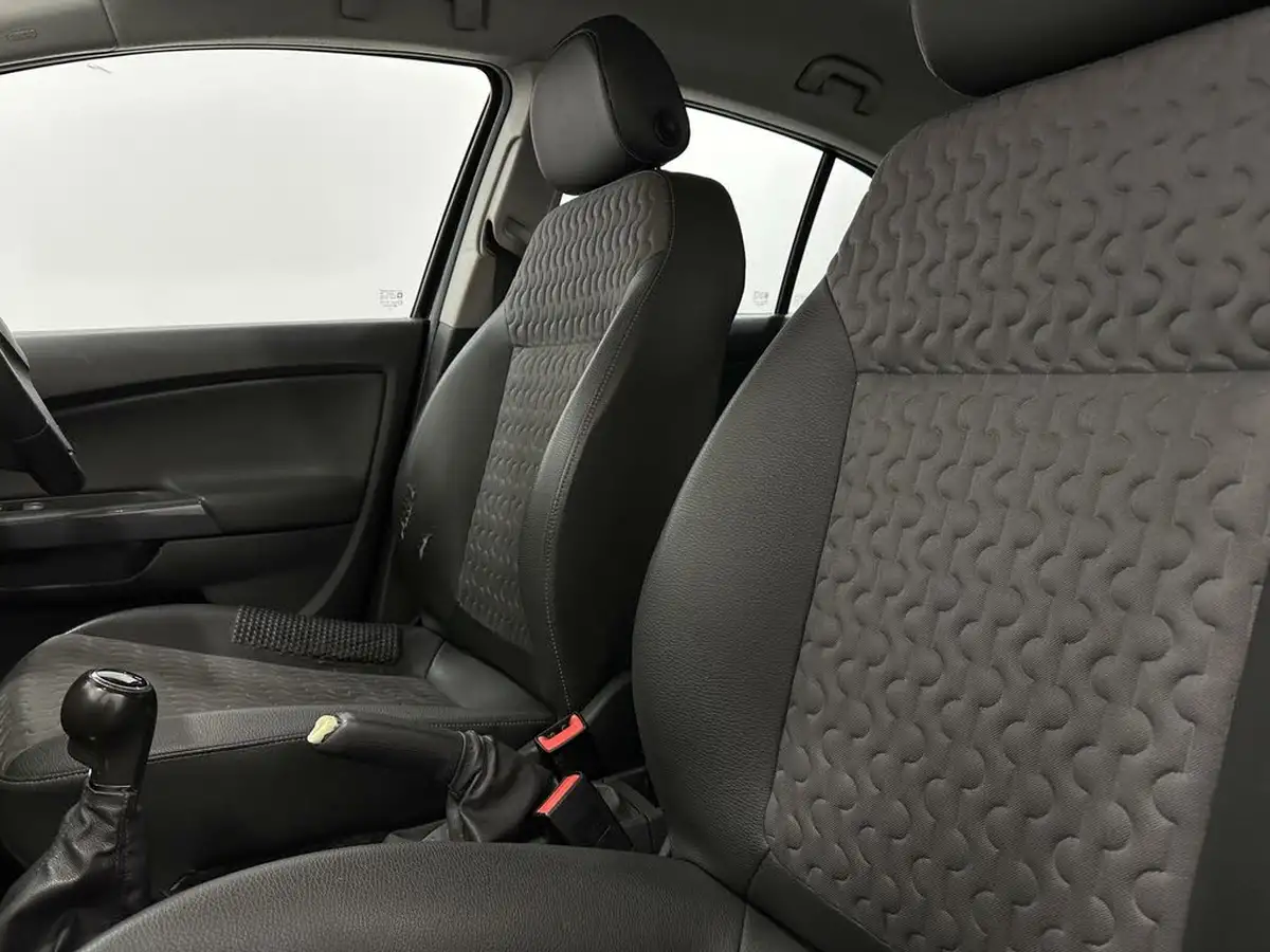 2012-vauxhall-corsa-14-se-5d-big-29