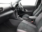 2023-toyota-yaris-cross-15-vvt-i-gr-sport-small-31