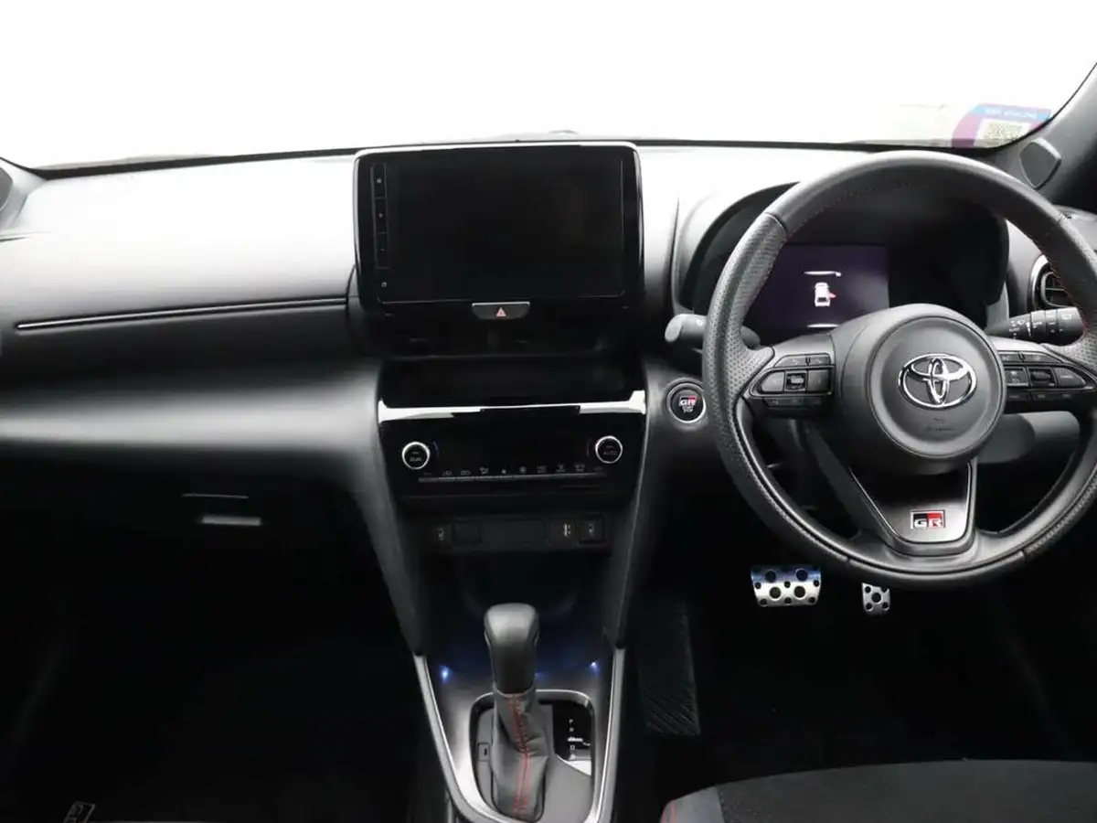 2023-toyota-yaris-cross-15-vvt-i-gr-sport-big-20