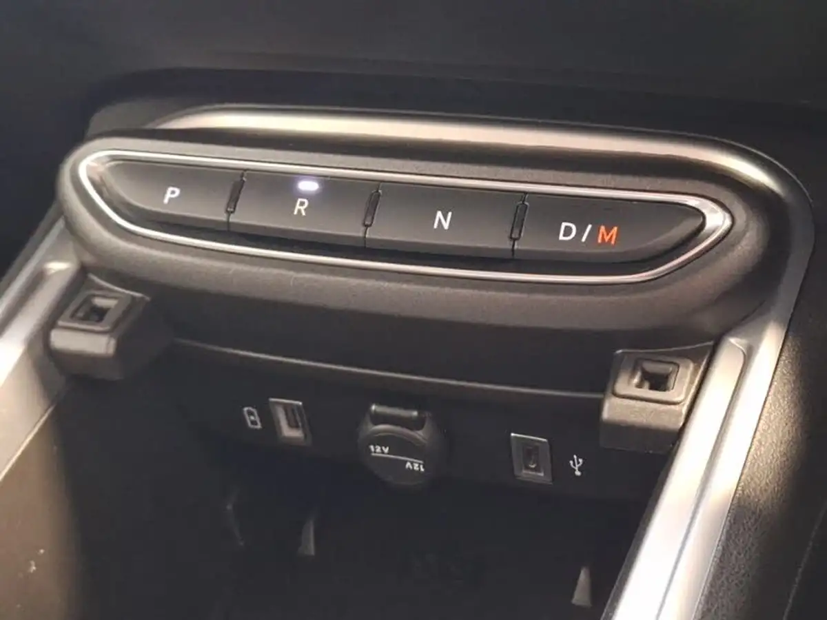 2024-jeep-avenger-12-gse-summit-e-hybrid-48v-auto-big-10