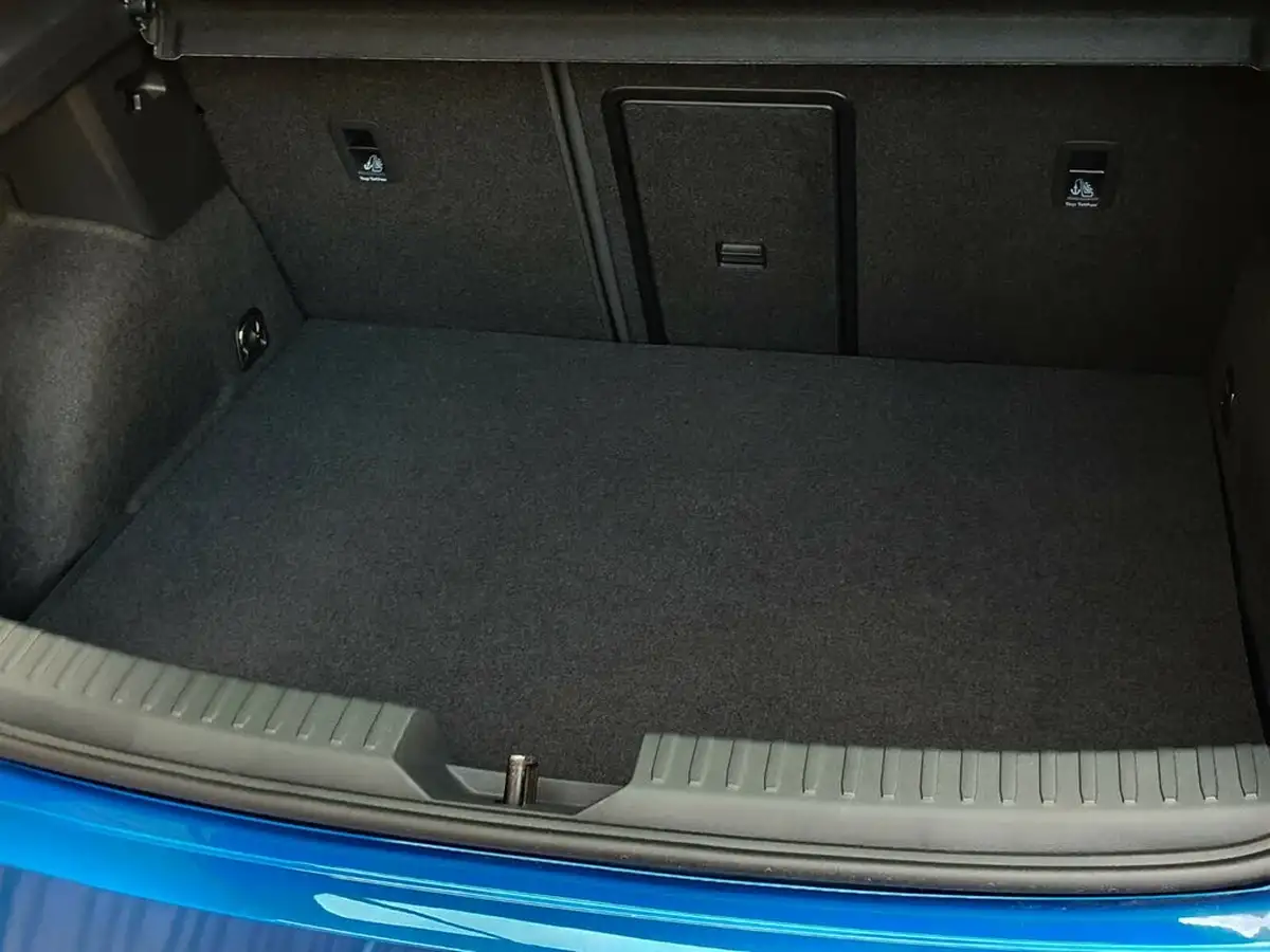 2024-seat-leon-14-e-hybrid-fr-hatchback-big-32