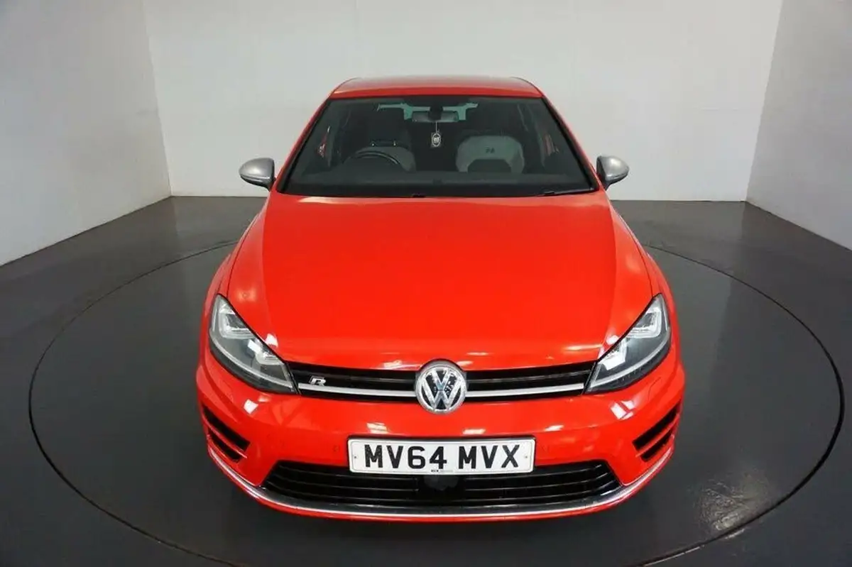 2014-volkswagen-golf-20-tsi-r-5d-big-13