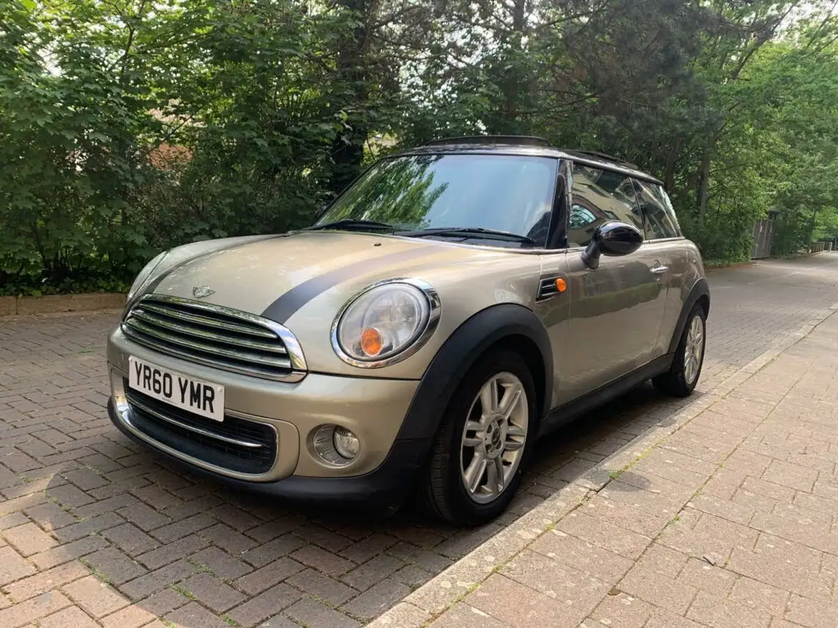 2011-mini-cooper-16-cooper-122bhp-hatchback-3d-big-2