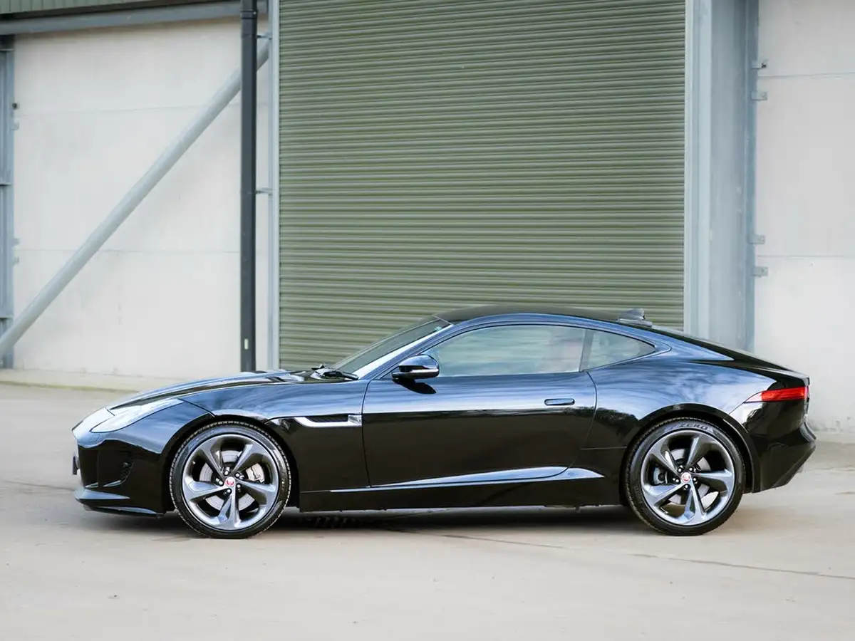 2015-jaguar-f-type-30-v6-coupe-quickshift-big-18