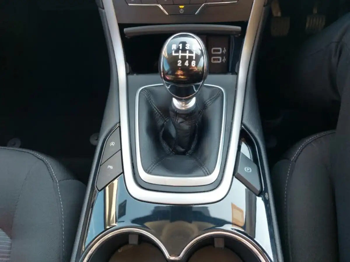 2019-ford-galaxy-15t-zetec-big-13