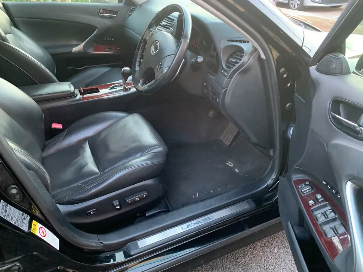 2007-lexus-is-250-25-se-l-auto-big-3