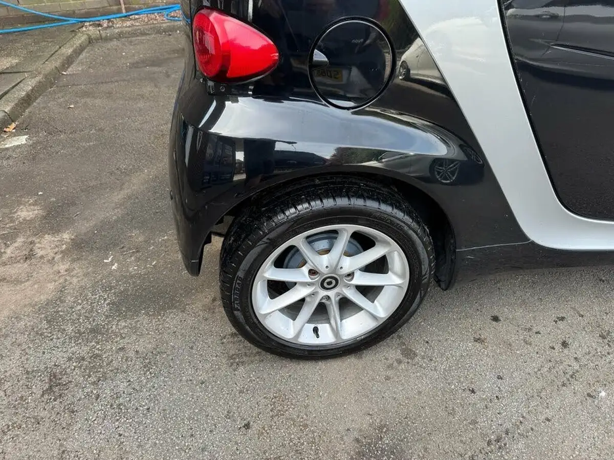 2011-smart-fortwo-10-passion-84bhp-cabriolet-auto-big-8