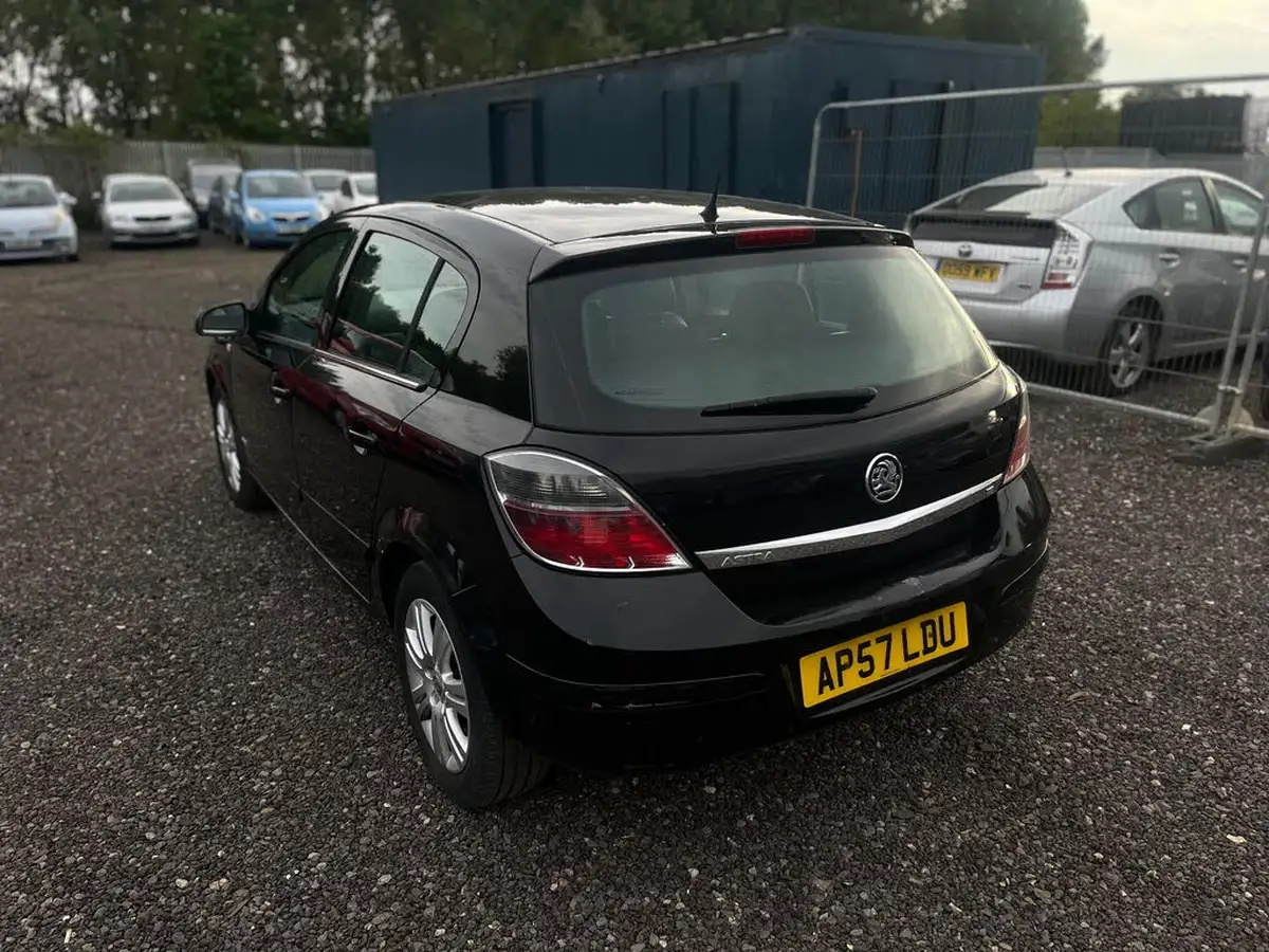 2008-vauxhall-astra-18-design-hatchback-5d-auto-big-7