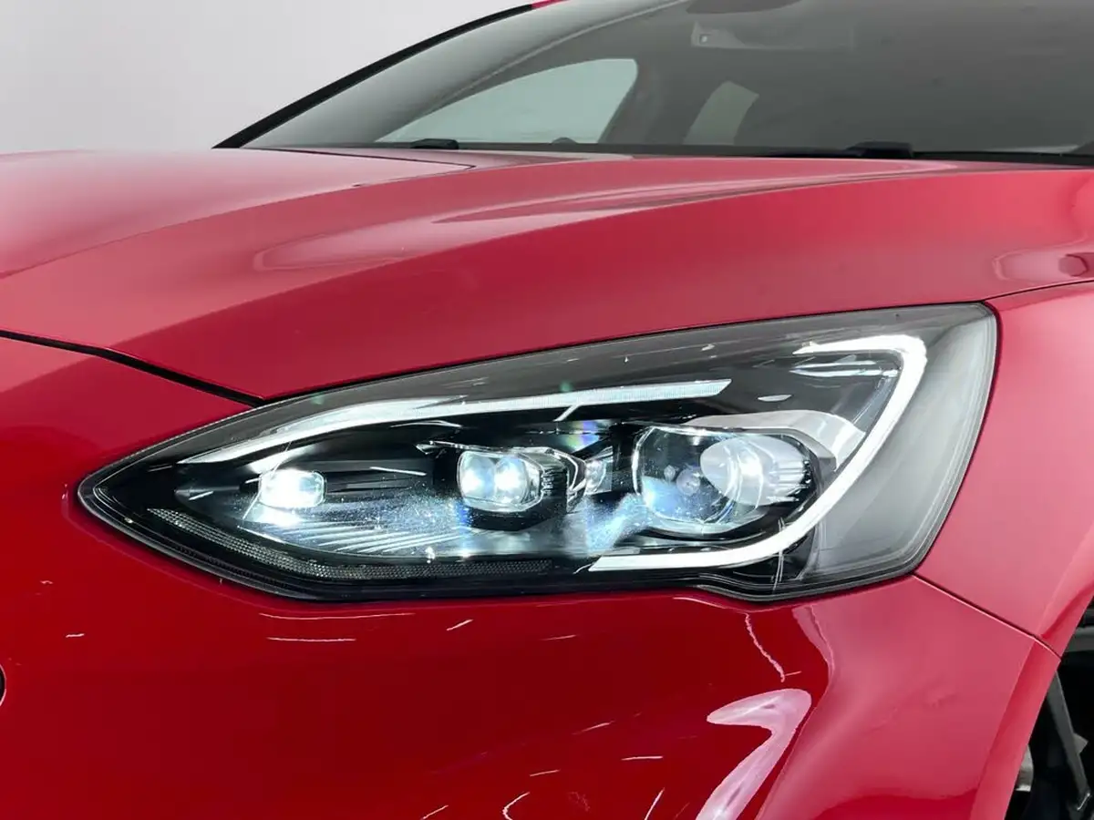 2020-ford-focus-23t-st-hatchback-big-7