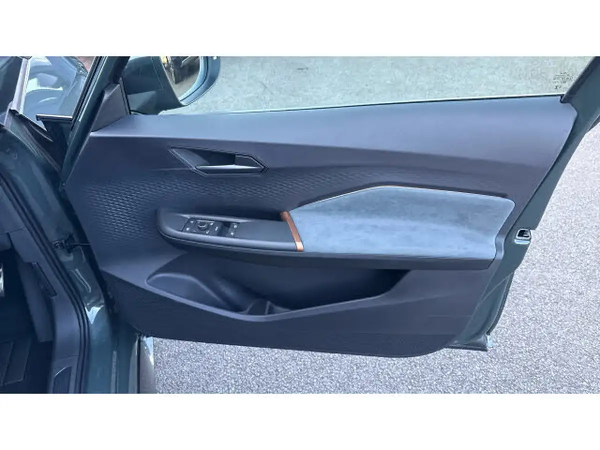 2025-cupra-born-e-vz-big-18