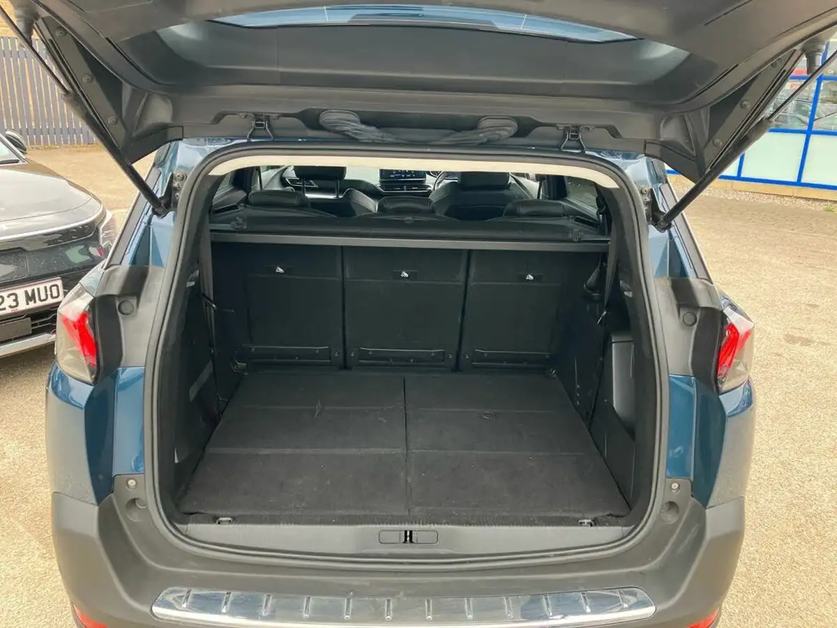 2022-peugeot-5008-suv-12-puretech-allure-eat8-big-22