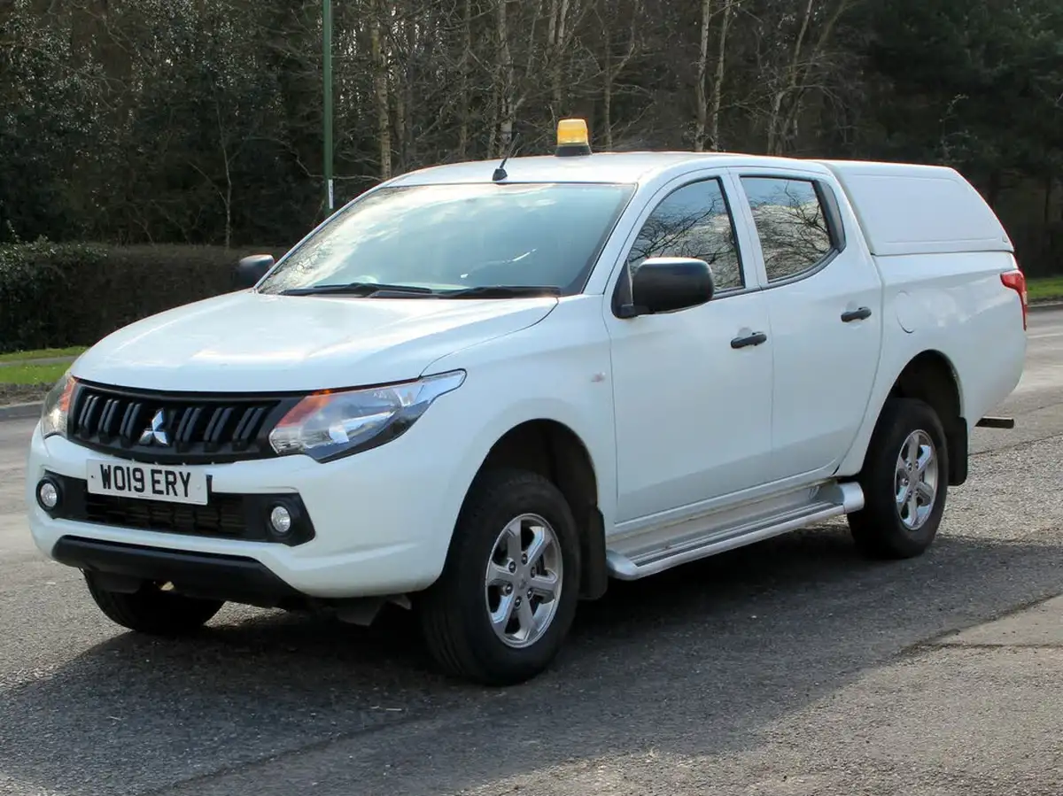 2019-mitsubishi-l200-24di-d-4life-eu6b-double-pickup-big-40