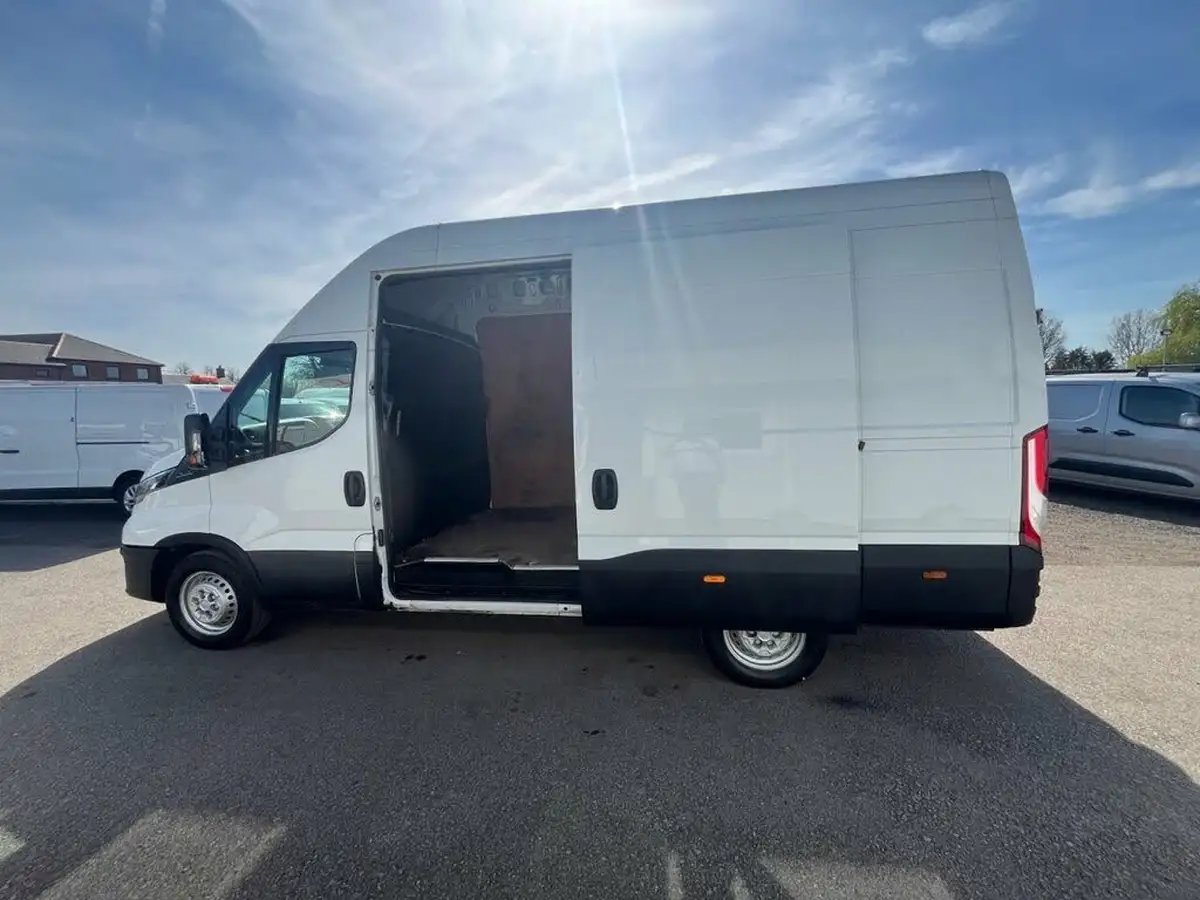 2021-iveco-daily-s-class-23td-35s14v-business-3520mm-h2-136pseu6dt-big-9