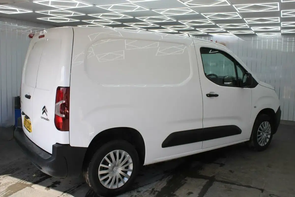 2021-citroen-berlingo-15bluehdi-650-enterprise-pro-big-3