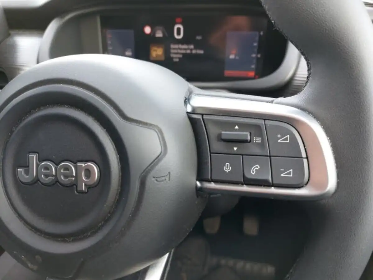 2024-jeep-avenger-12-gse-altitude-big-13