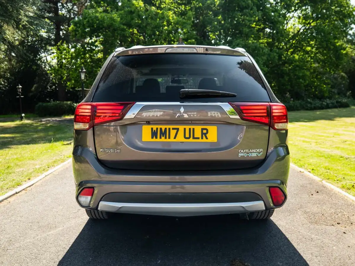 2017-mitsubishi-outlander-20-4hs-phev-5st-big-5