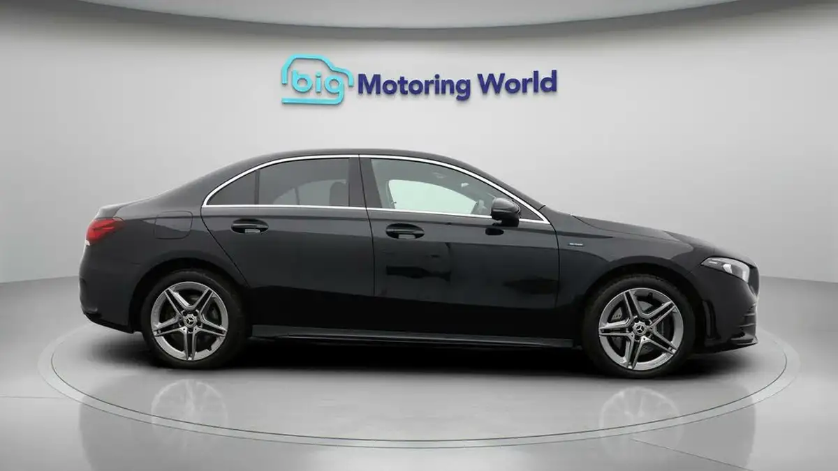 2021-mercedes-benz-a-class-13-a250e-amg-line-executive-saloon-4d-big-7