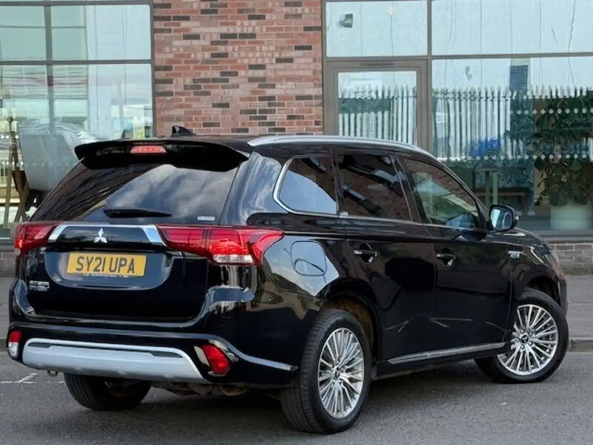 2021-mitsubishi-outlander-24-exceed-phev-big-30