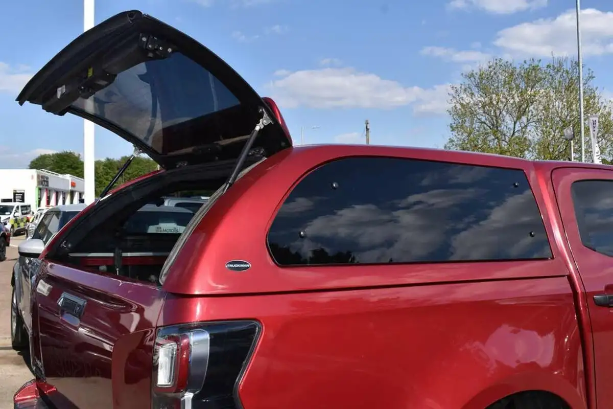 2022-isuzu-d-max-19td-v-cross-pick-up-auto-big-5