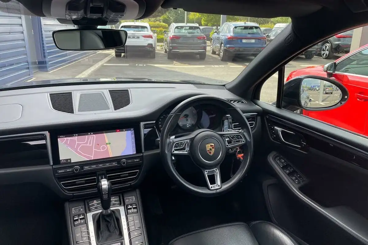 2020-porsche-macan-30-s-big-31