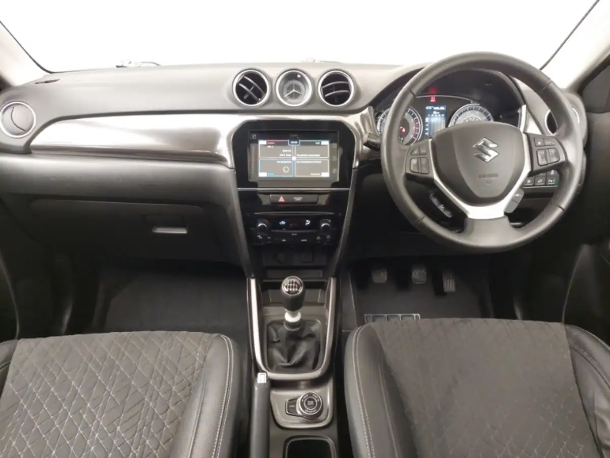2024-suzuki-s-cross-15-ultra-allgrip-big-2