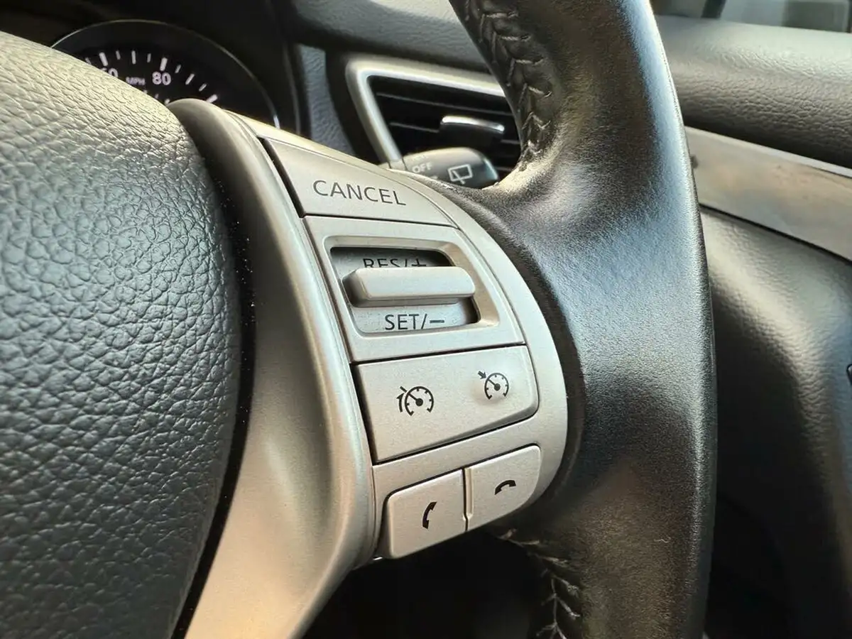2015-nissan-qashqai-16-tekna-big-33