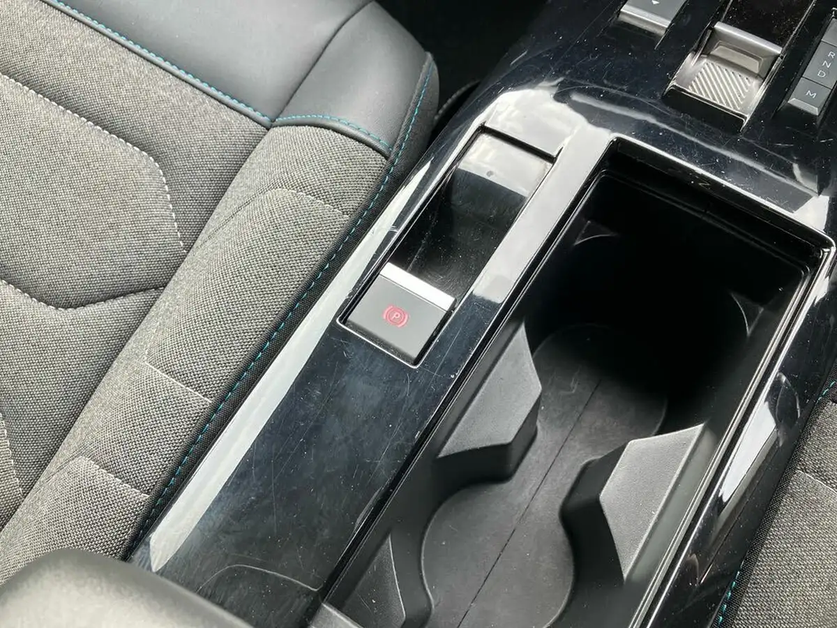 2021-citroen-c4-12-puretech-sense-plus-eat8-big-49