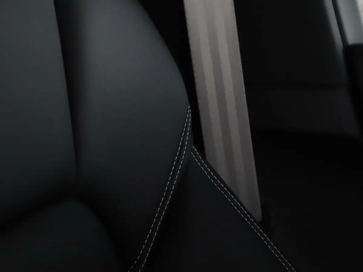 2025-porsche-macan-20-t-big-30