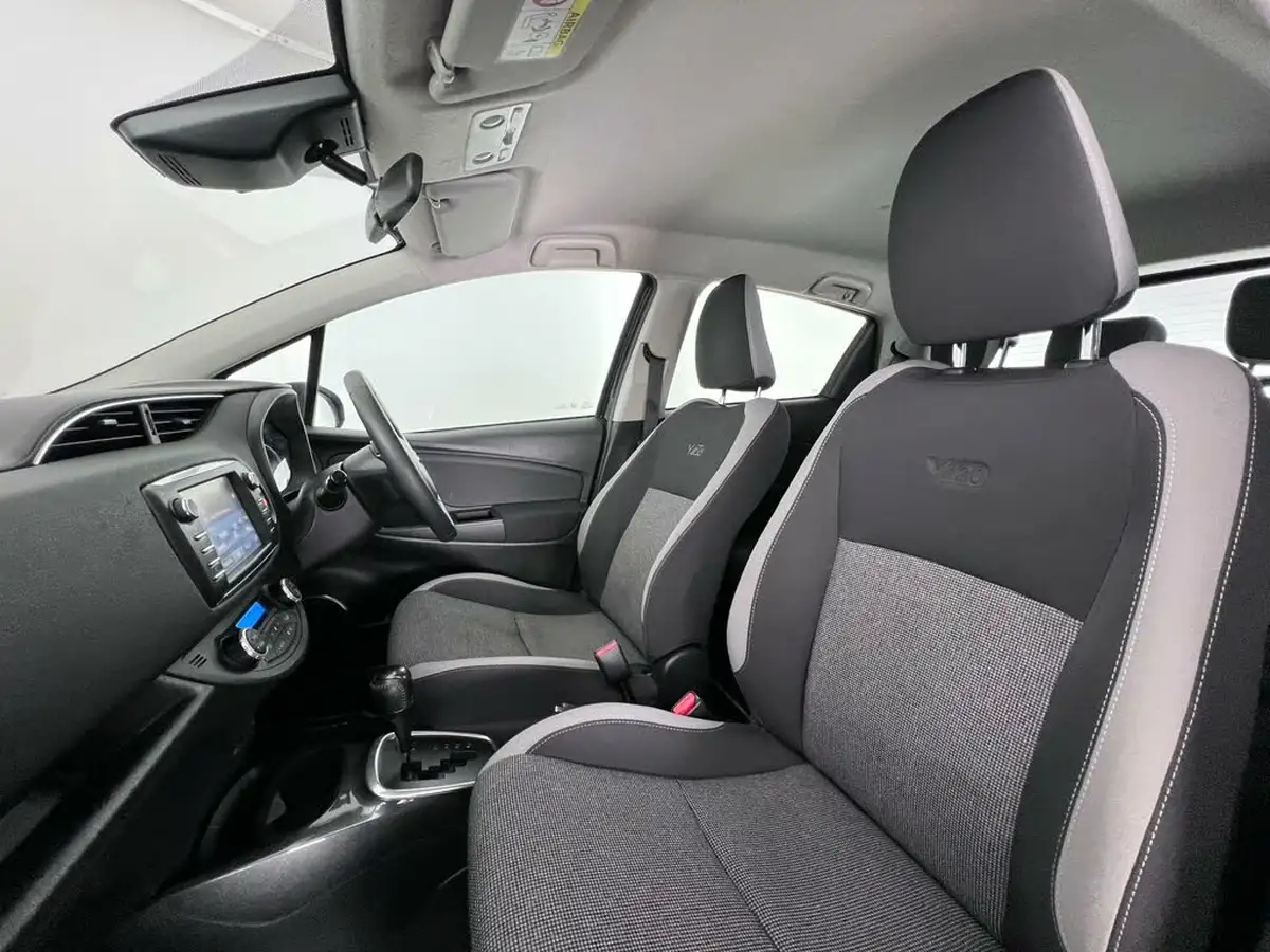2019-toyota-yaris-15-vvt-i-y20-98bhp-hybrid-1497cc-e-cvt-big-12