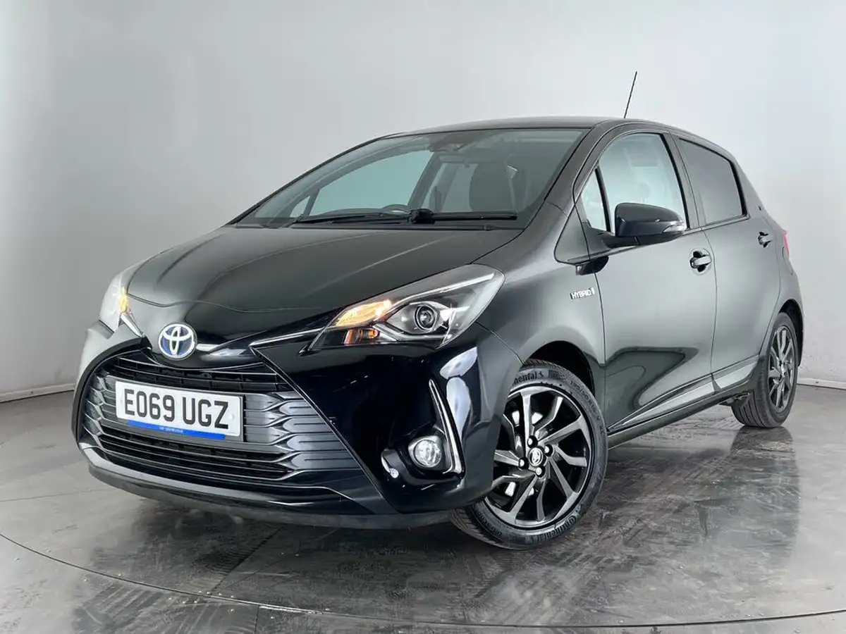 2019-toyota-yaris-15-vvt-i-y20-98bhp-hybrid-1497cc-e-cvt-big-32