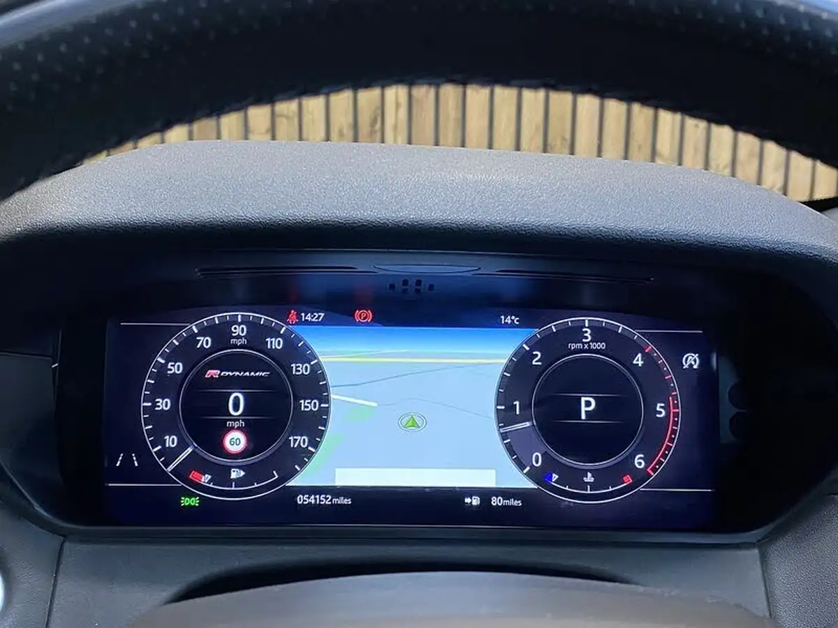 2019-land-rover-range-rover-velar-30-d300-r-dynamic-hse-big-32