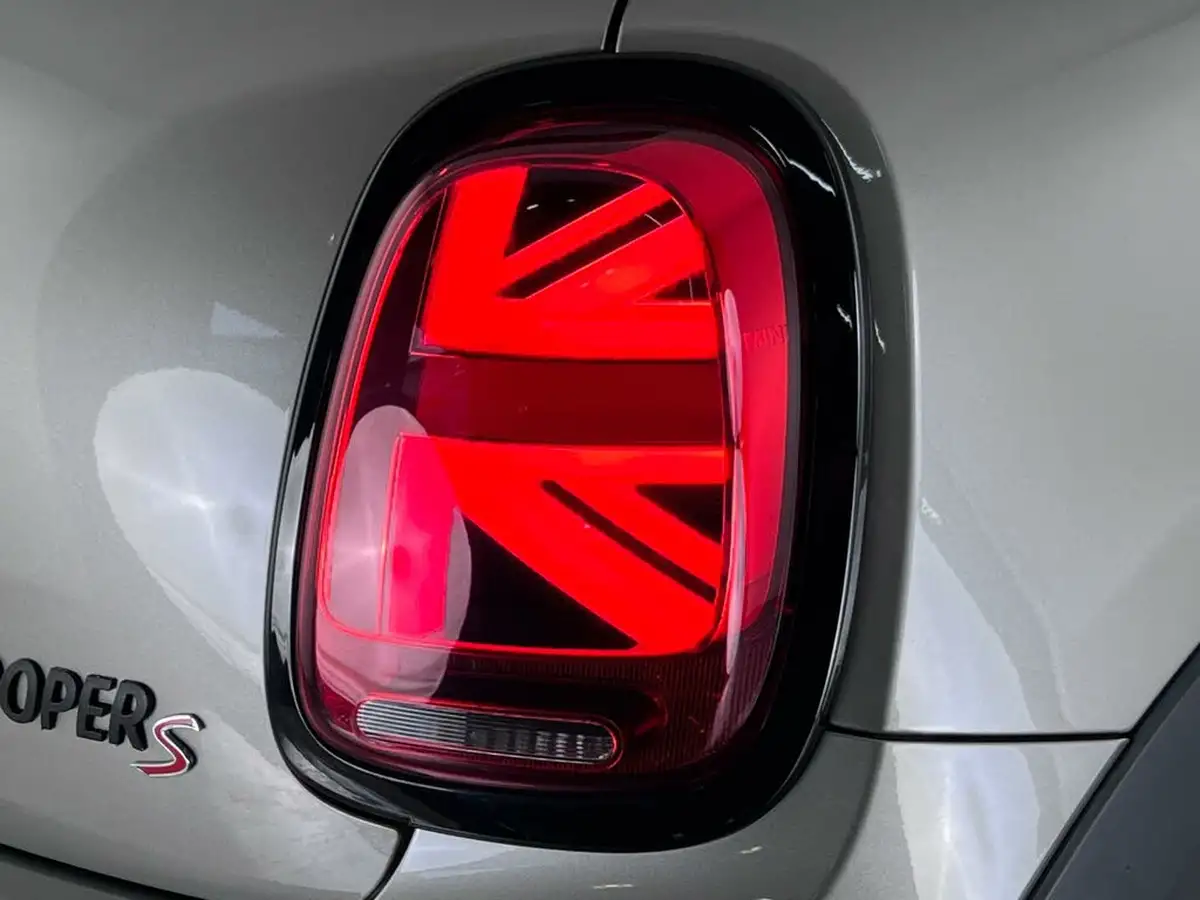 2019-mini-cooper-20-cooper-s-sport-189bhp-hatchback-3d-auto-big-4
