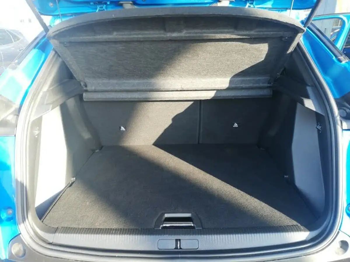 2023-peugeot-2008-suv-12-puretech-allure-eat8-big-7