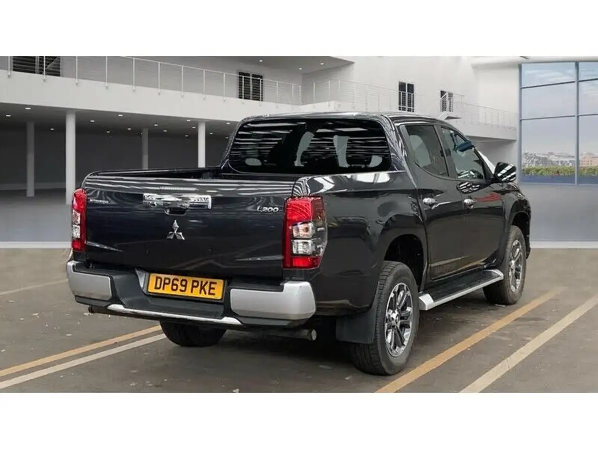 2020-mitsubishi-l200-22di-d-warrior-big-4